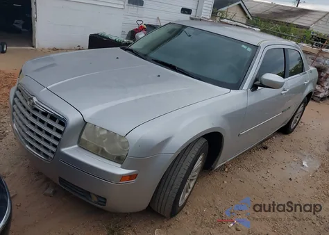 2009 Chrysler 300 Touring из США, поврежденный, VIN 2C3KA53V19H605703